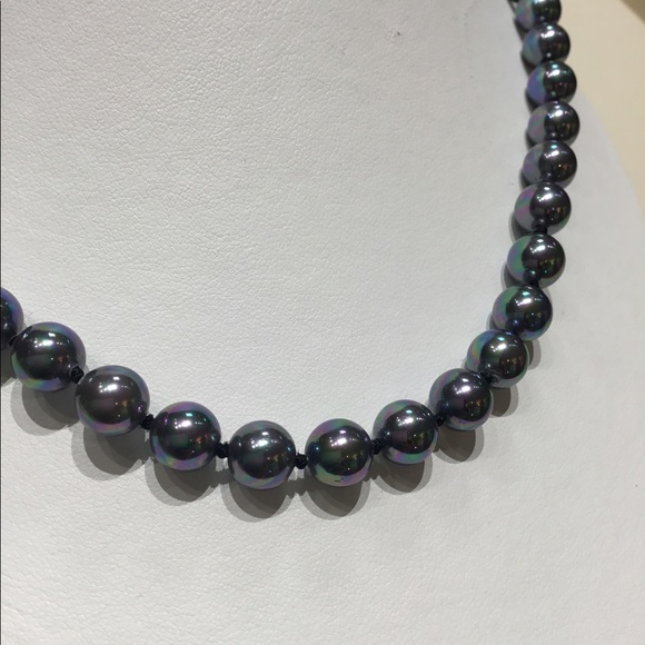 BRAND NEW 18” Manufactured Ocean Pearl Necklace - Picture 2 of 3
